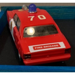 SLOT CAR BUM SLOT 2438 FORD GALAXY FIRE CHIEF + 1 FIGURA  LTED.ED 12 UN.