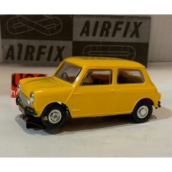 SLOT CAR MRRC 5165 MINI COOPER AMARILLO CON PARACHOQUES