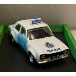 SLOT CAR BUM SLOT 2436 FORD ESCORT MKI  POLICE  + 1 FIGURAS  LTED.ED 12 UN.